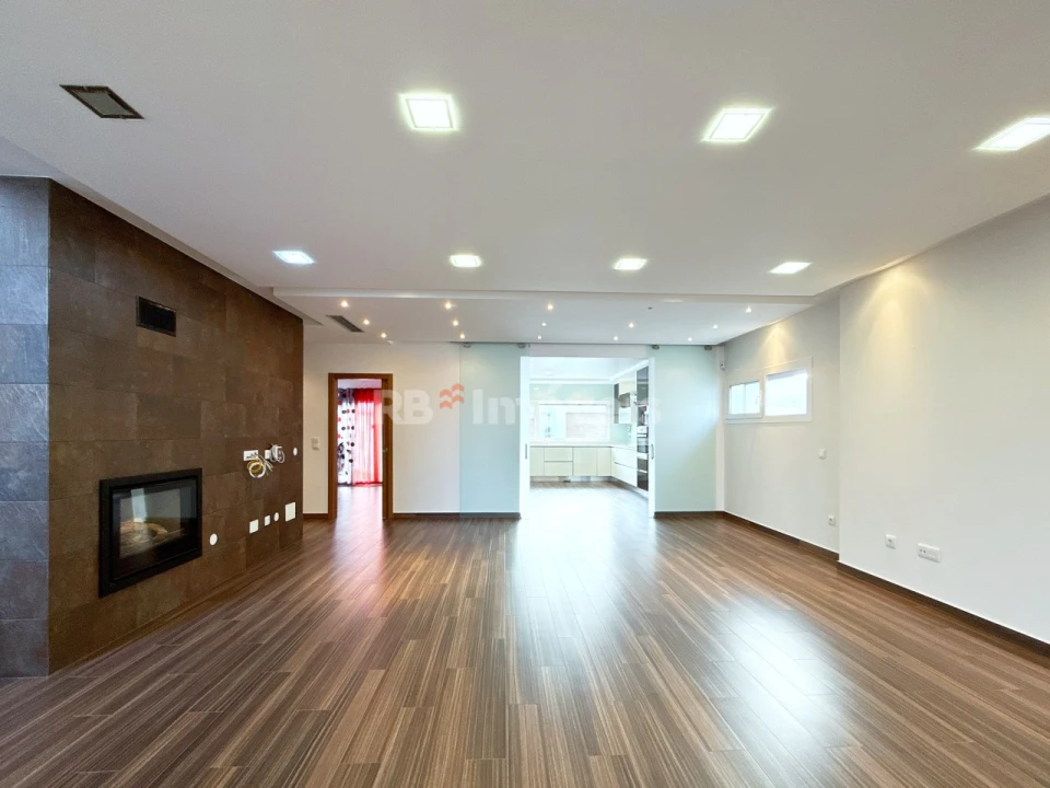 Moradia T4 para Venda em Nossa Sra de Fatima Foto 2