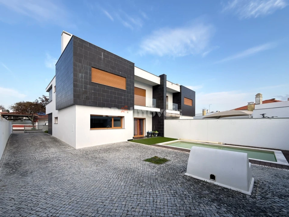 Moradia T4 para Venda em Nossa Sra de Fatima Foto 53