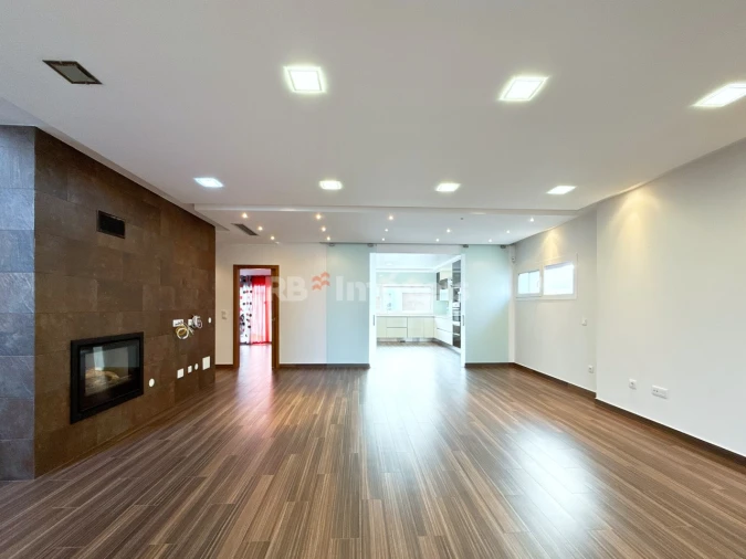 Moradia T4 para Venda em Nossa Sra de Fatima Foto 2