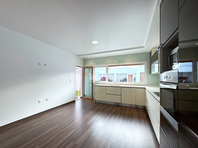 Moradia T4 para Venda em Nossa Sra de Fatima Foto 50