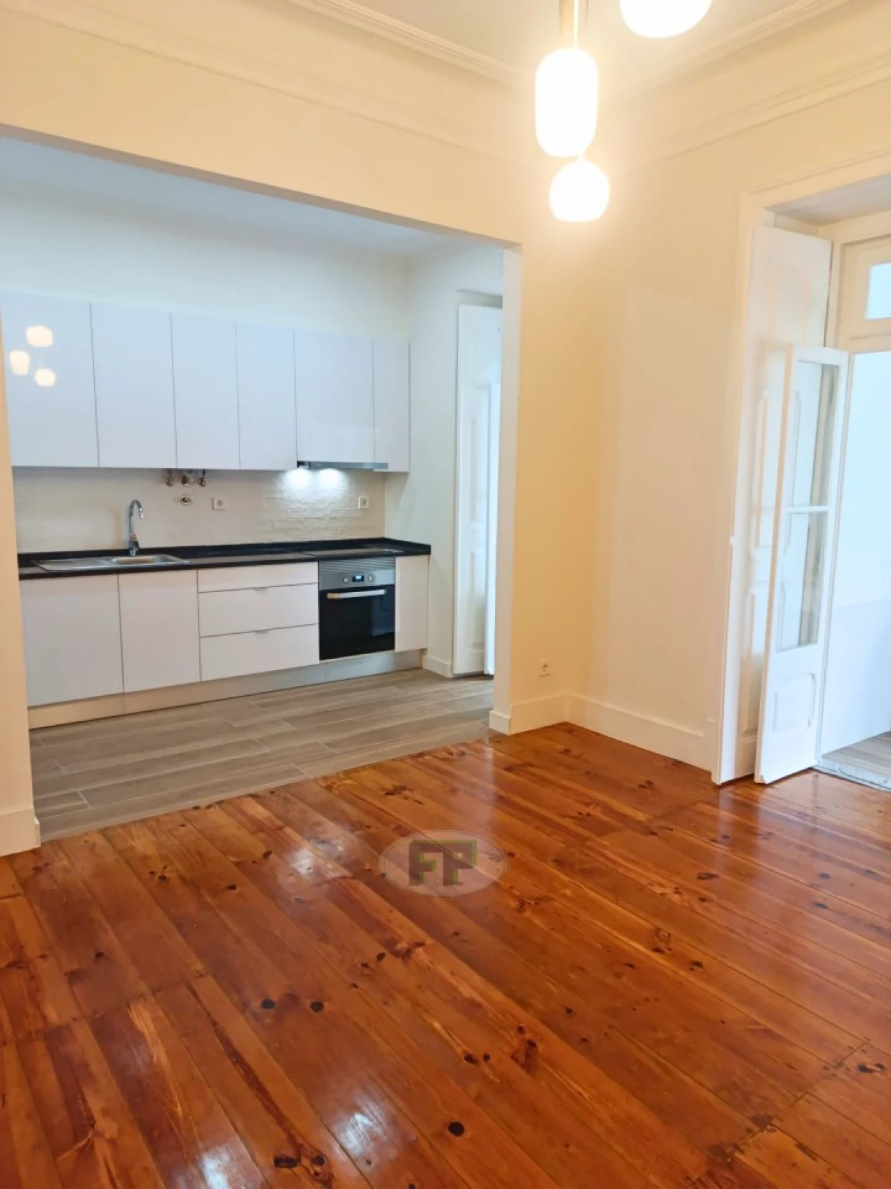 Apartamento T3 para Arrendamento em Penha de França Foto 1