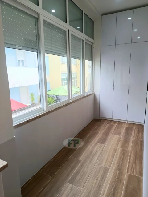 Apartamento T3 para Arrendamento em Penha de França