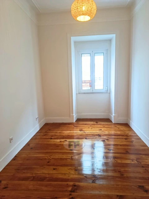 Apartamento T3 para Arrendamento em Penha de França