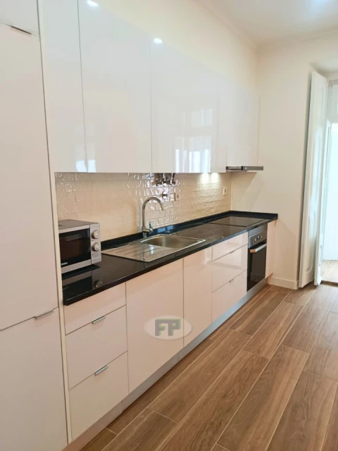 Apartamento T3 para Arrendamento em Penha de França