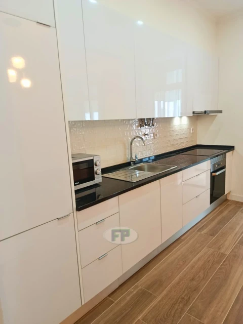 Apartamento T3 para Arrendamento em Penha de França