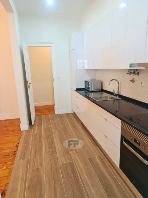 Apartamento T3 para Arrendamento em Penha de França