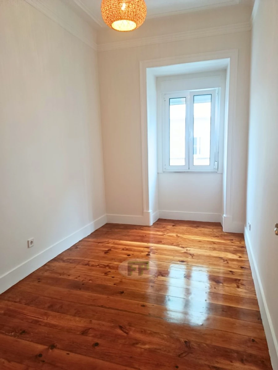 Apartamento T3 para Arrendamento em Penha de França Foto 3