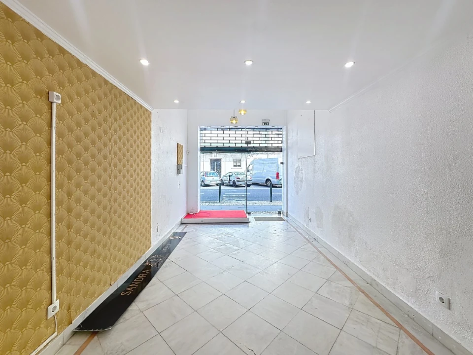 Loja para Arrendamento em São Domingos de Benfica Foto 2