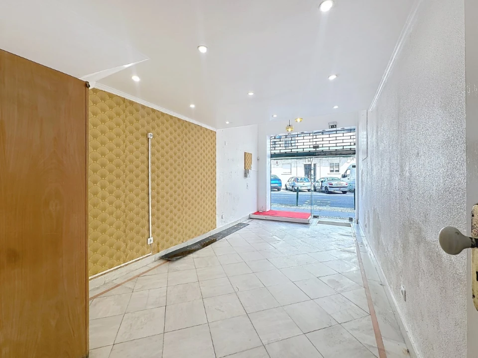 Loja para Arrendamento em São Domingos de Benfica Foto 3