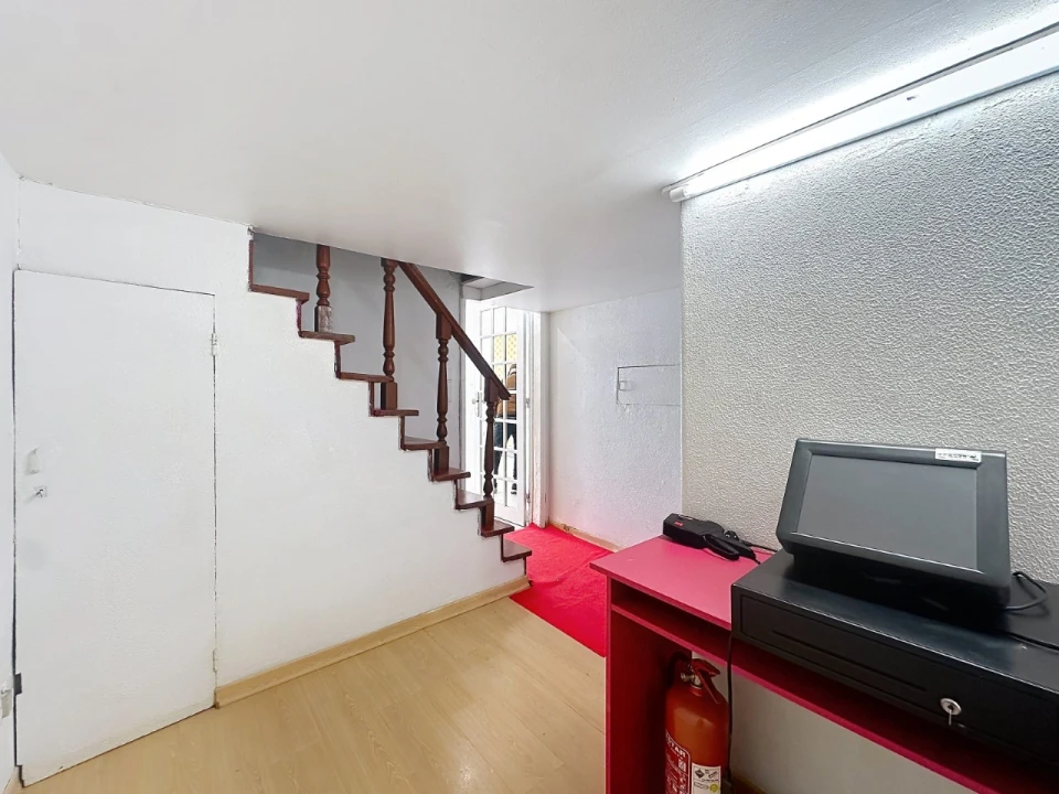 Loja para Arrendamento em São Domingos de Benfica Foto 11