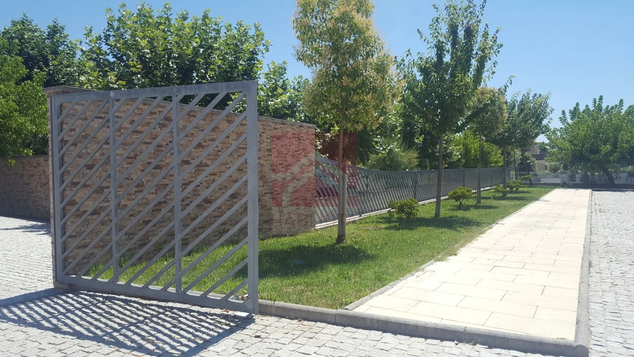 Prédio para Venda em Torre de D. Chama Foto 9