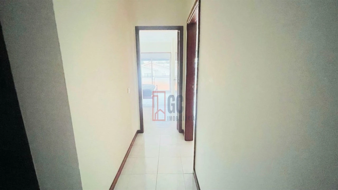 Apartamento T2 para Venda em Santa Maria de Lamas Foto 11