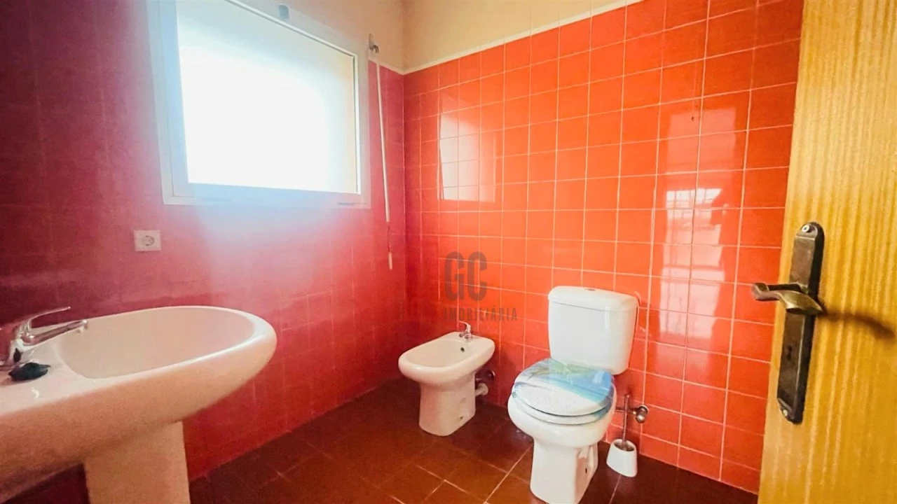 Apartamento T2 para Venda em Santa Maria de Lamas Foto 18