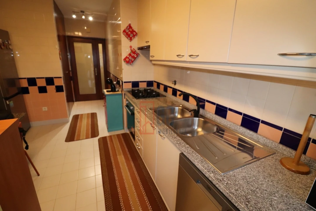 Apartamento T2 para Venda em Santa Maria de Lamas Foto 8