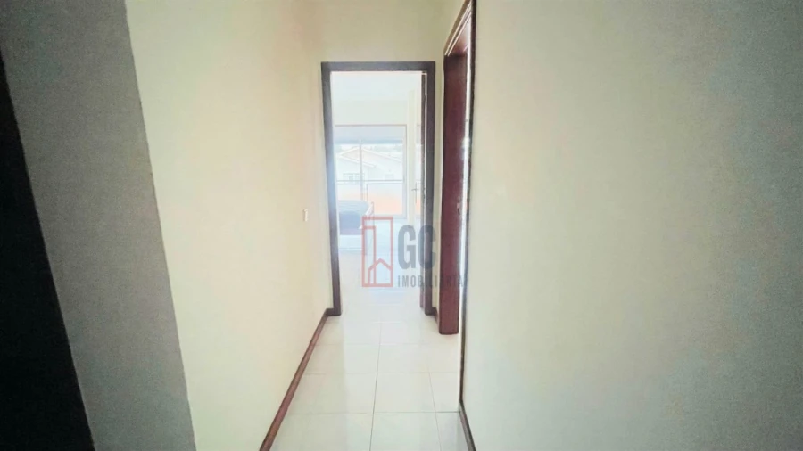 Apartamento T2 para Venda em Santa Maria de Lamas Foto 11