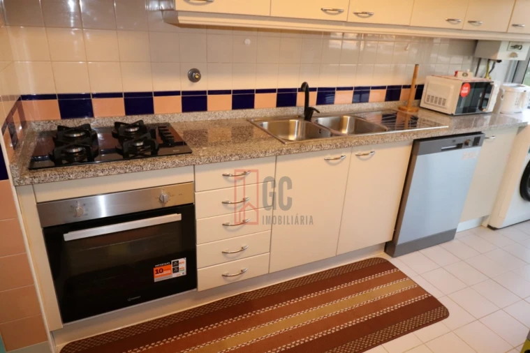 Apartamento T2 para Venda em Santa Maria de Lamas Foto 6