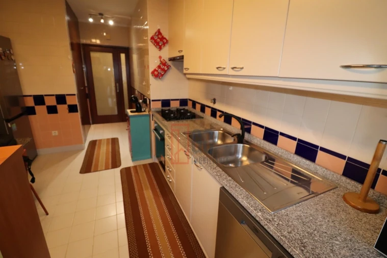 Apartamento T2 para Venda em Santa Maria de Lamas Foto 8