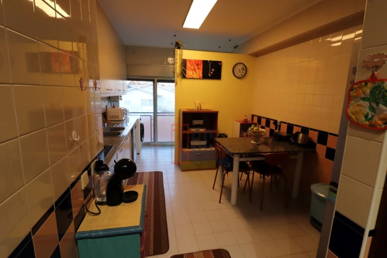 Apartamento T2 para Venda em Santa Maria de Lamas Foto 9
