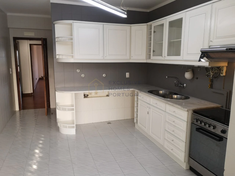 Apartamento T3 para Venda em Alfragide Foto 12