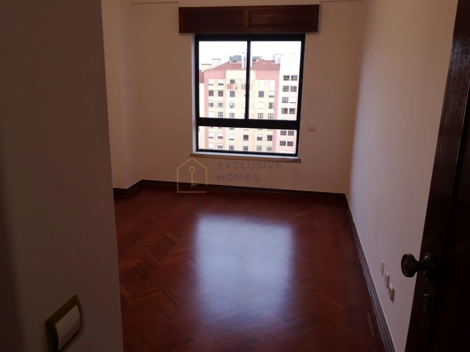 Apartamento T3 para Venda em Alfragide Foto 18