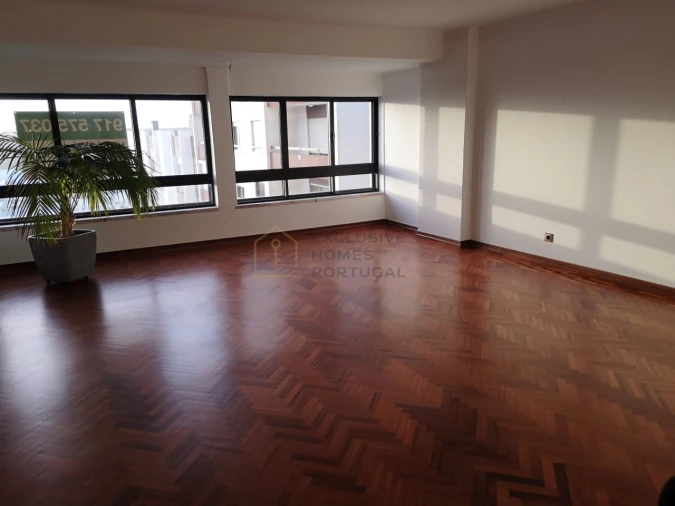 Apartamento T3 para Venda em Alfragide Foto 6