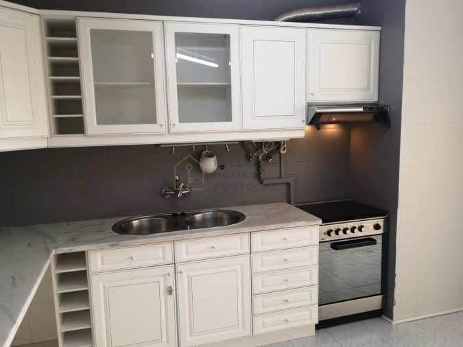 Apartamento T3 para Venda em Alfragide Foto 8