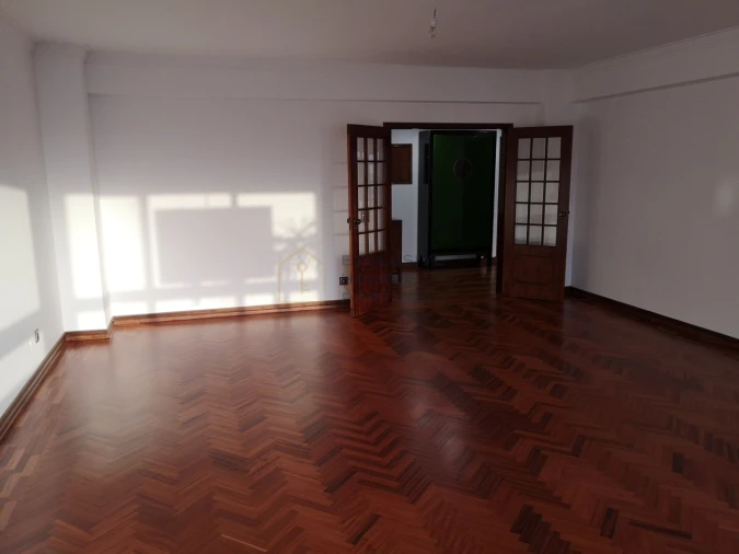 Apartamento T3 para Venda em Alfragide Foto 26