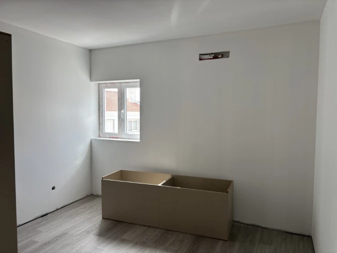 Moradia T3 para Venda em Miragaia e Marteleira Foto 8