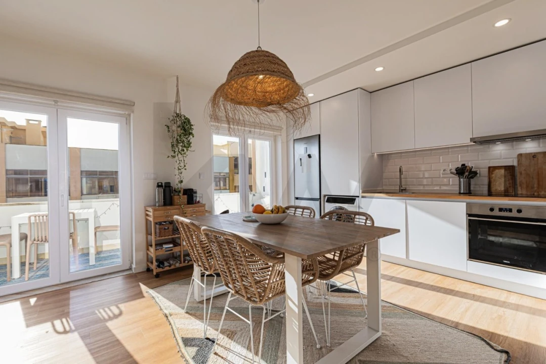 Apartamento T2 para Venda em Costa da Caparica Foto 3