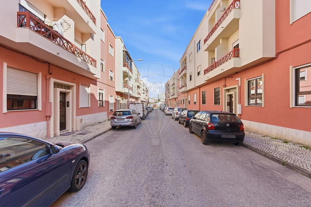 Apartamento T2 para Venda em Baixa da Banheira e Vale da Amoreira Foto 4