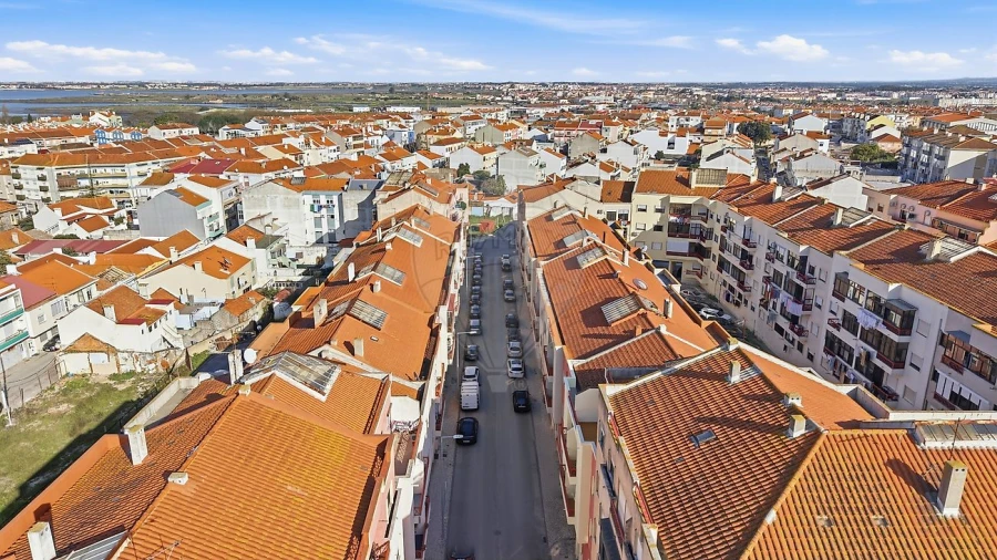 Apartamento T2 para Venda em Baixa da Banheira e Vale da Amoreira Foto 1