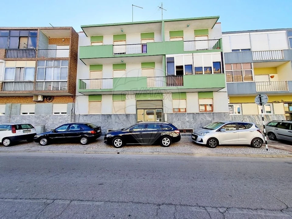 Apartamento T3 para Venda em Amora Foto 1