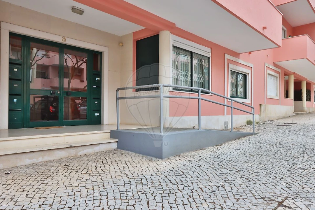 Apartamento T3 para Venda em Carcavelos e Parede Foto 21