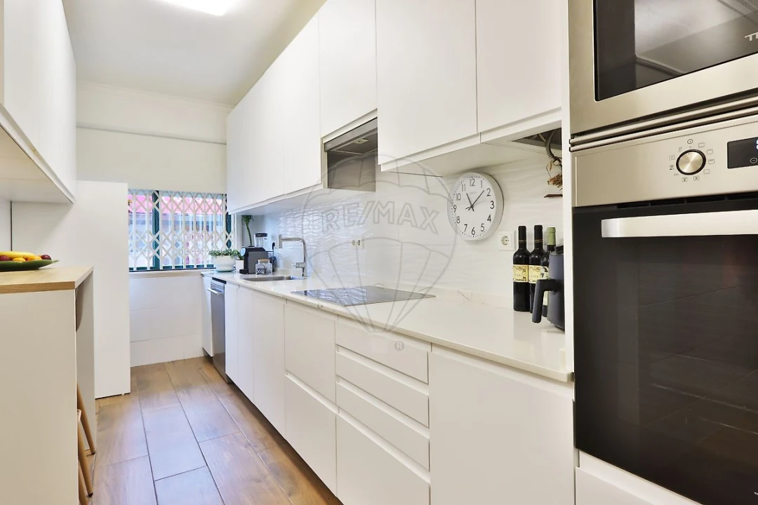 Apartamento T3 para Venda em Carcavelos e Parede Foto 3