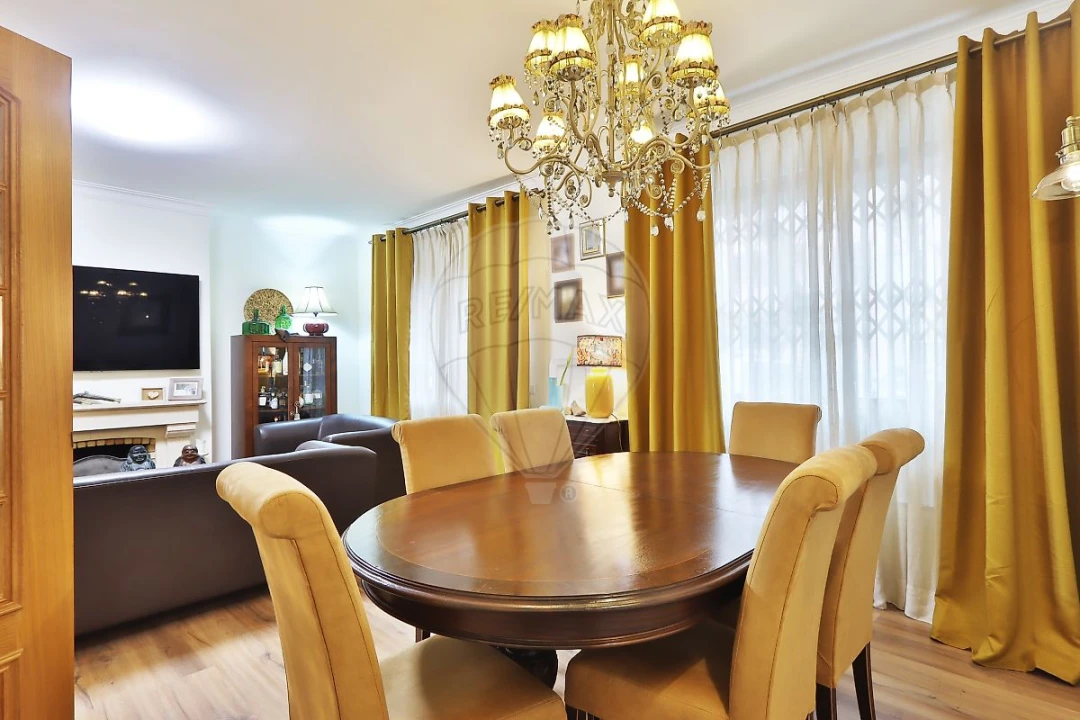 Apartamento T3 para Venda em Carcavelos e Parede Foto 2