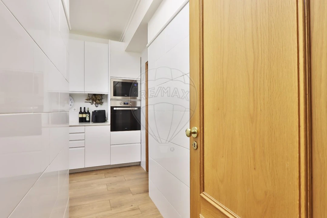 Apartamento T3 para Venda em Carcavelos e Parede Foto 5