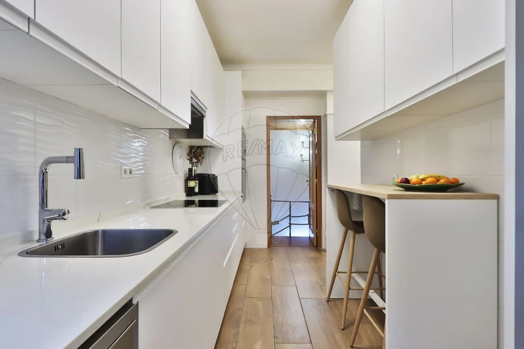 Apartamento T3 para Venda em Carcavelos e Parede Foto 6