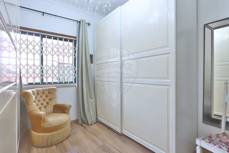 Apartamento T3 para Venda em Carcavelos e Parede Foto 11