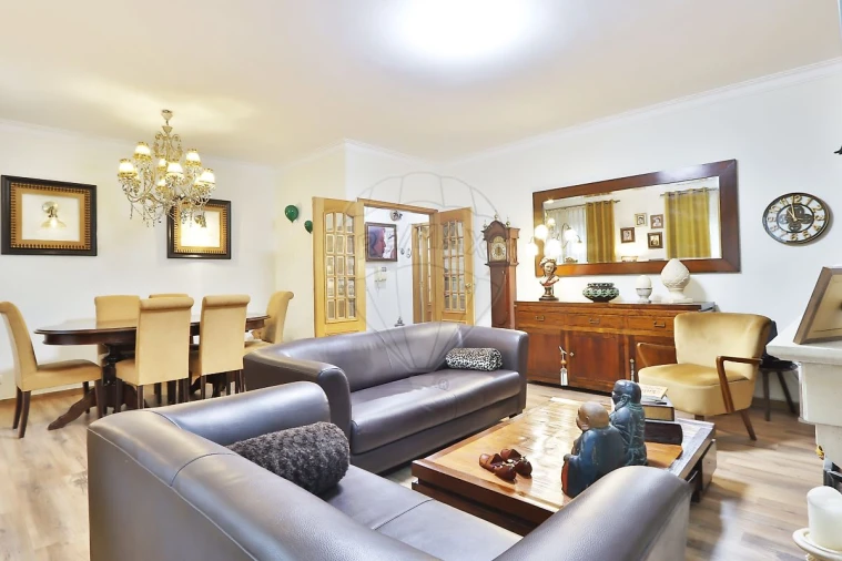 Apartamento T3 para Venda em Carcavelos e Parede Foto 4