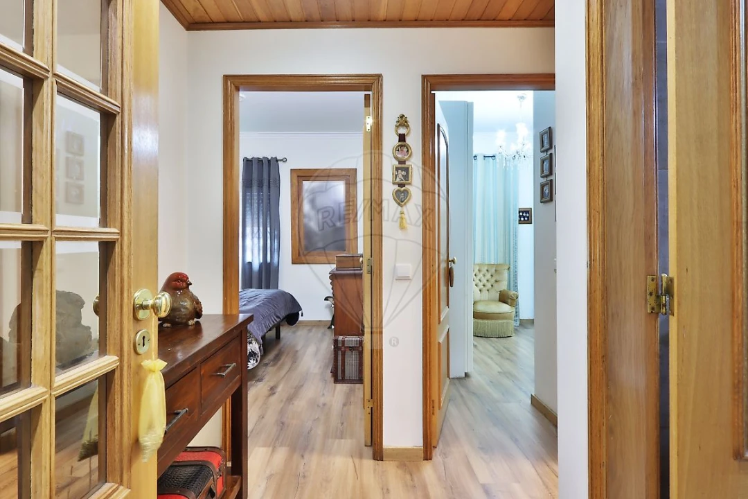 Apartamento T3 para Venda em Carcavelos e Parede Foto 8