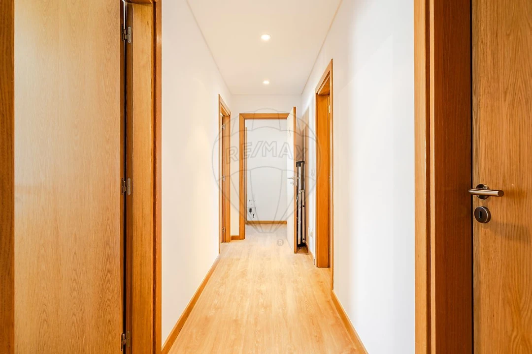 Apartamento T4 para Venda em Parque das Nações Foto 12