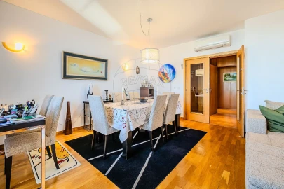 Apartamento T4 para Venda em Parque das Nações