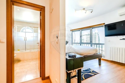 Apartamento T4 para Venda em Parque das Nações