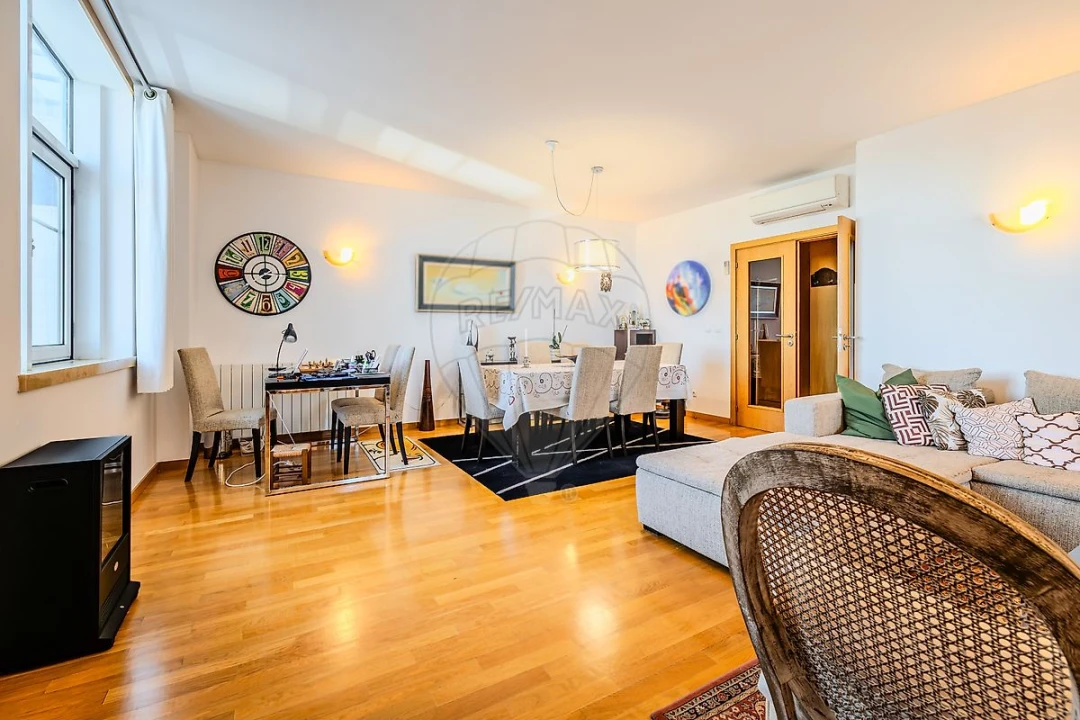 Apartamento T4 para Venda em Parque das Nações Foto 4