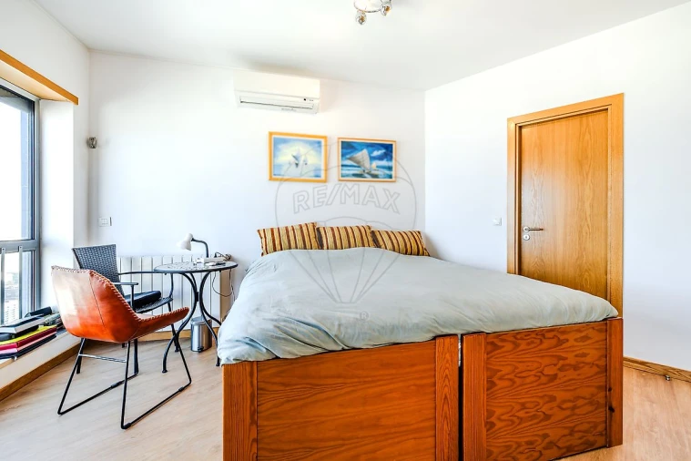 Apartamento T4 para Venda em Parque das Nações Foto 15