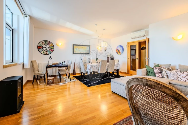 Apartamento T4 para Venda em Parque das Nações Foto 4