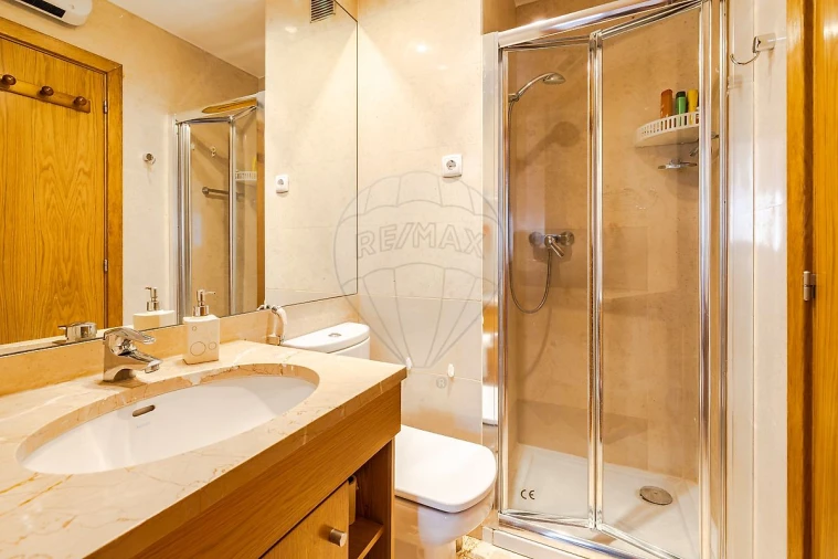 Apartamento T4 para Venda em Parque das Nações Foto 31