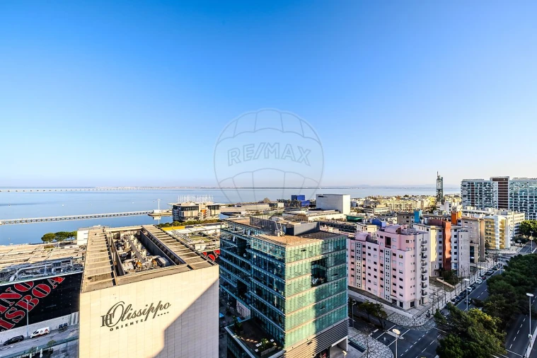 Apartamento T4 para Venda em Parque das Nações Foto 9