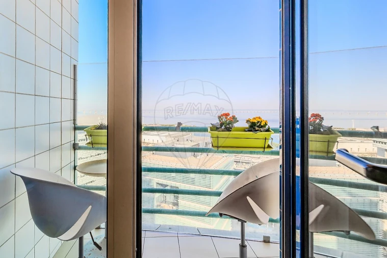 Apartamento T4 para Venda em Parque das Nações Foto 17