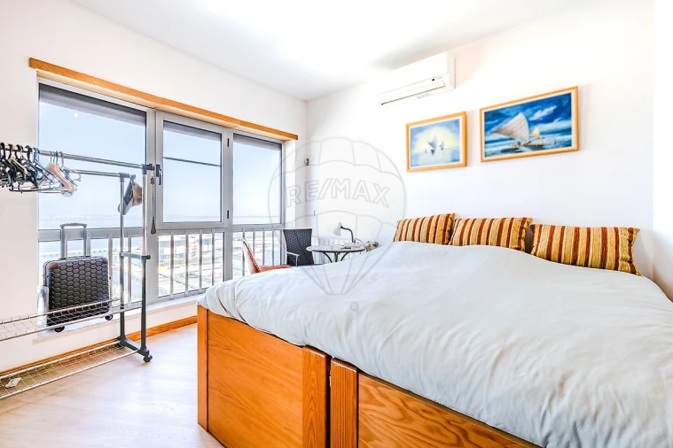 Apartamento T4 para Venda em Parque das Nações Foto 14
